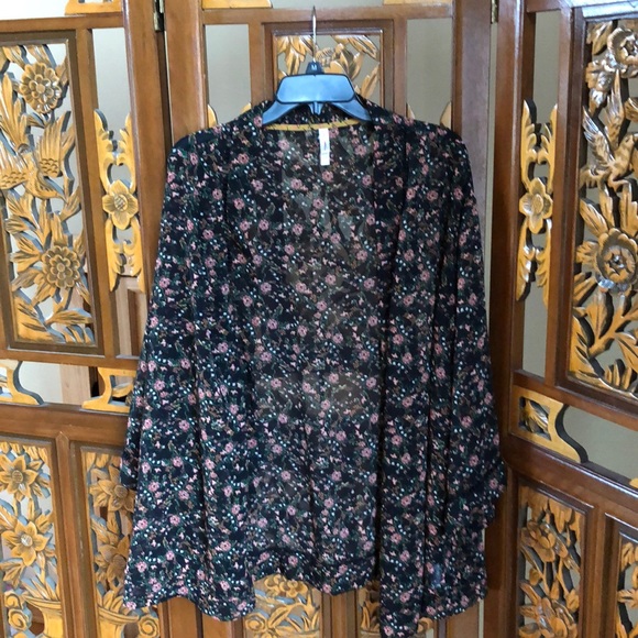 Xhilaration Sweaters - Xhilaration Sheer Floral Kimono Size XL